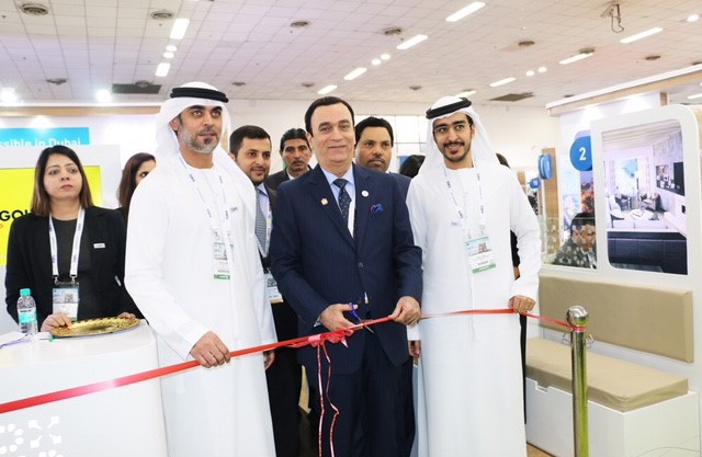 سفير الإمارات يفتتح اجنحة ابوظبي ودبي والشارقة السياحية بمعرض 