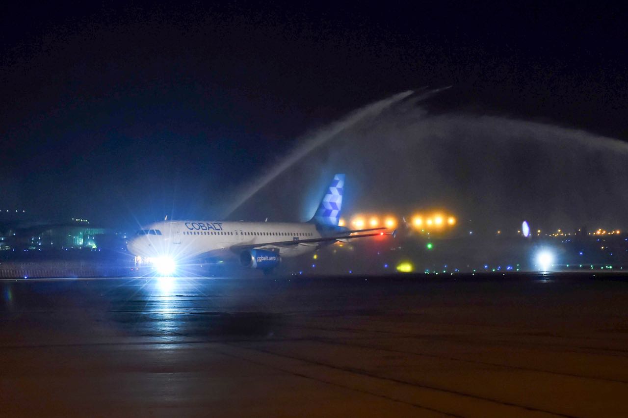 مطارات أبوظبي ترحب برحلة طيران كوبالت الافتتاحية