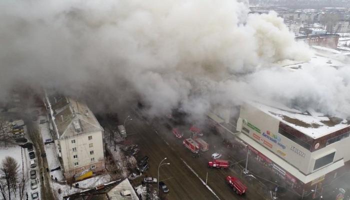 حريق  في مركز تجاري بمدينة كيميروفو