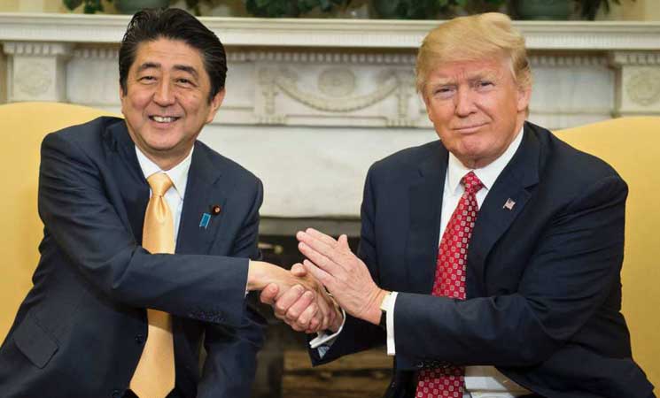 الرئيس الأمريكي دونالد ترامب ورئيس الوزراء الياباني شينزو آبي