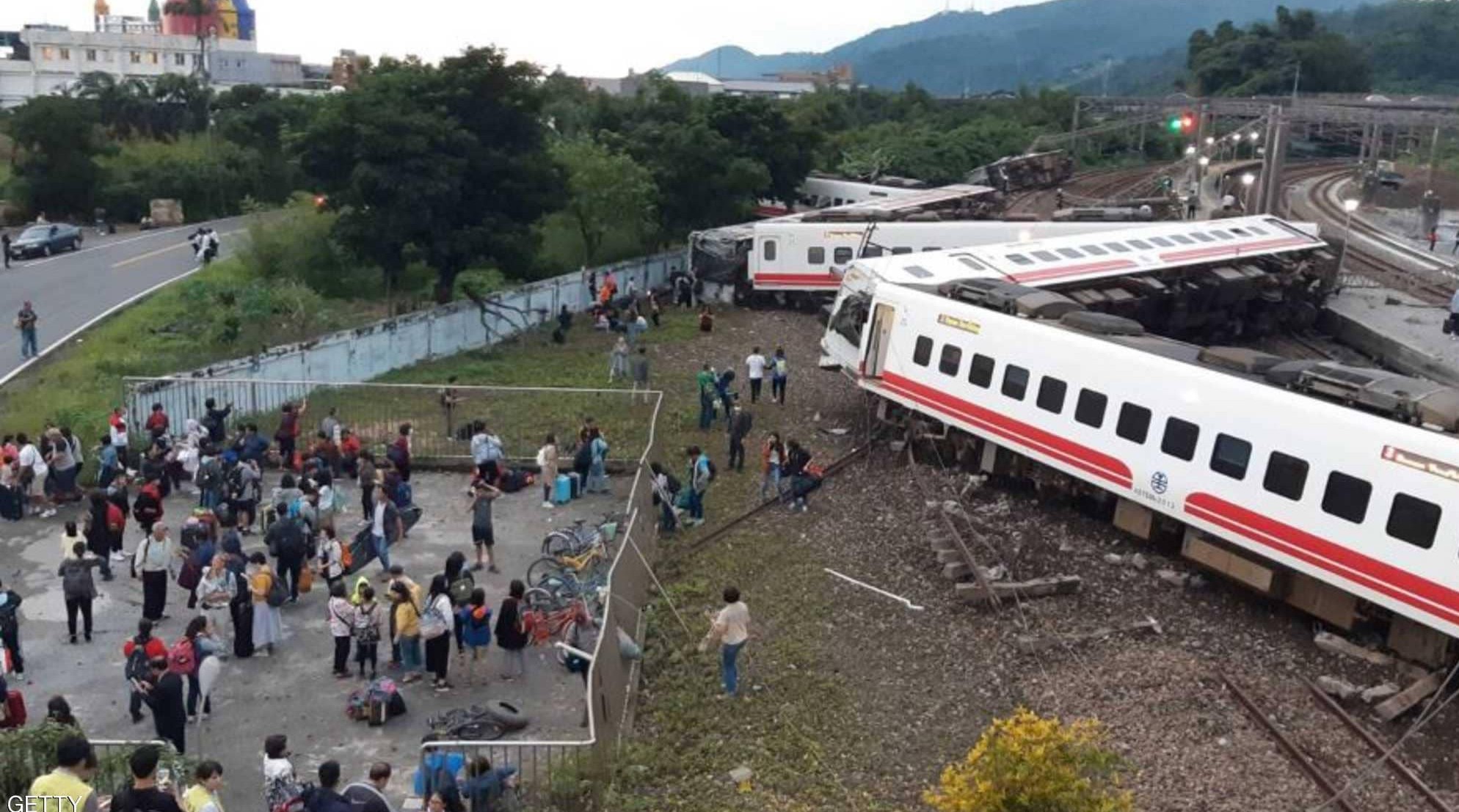 عشرات القتلى والجرحى بانقلاب قطار في تايوان