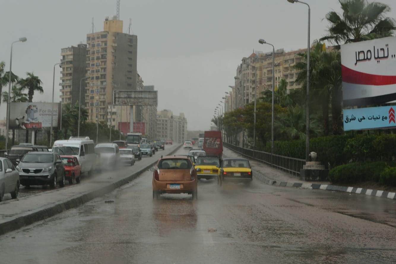 الأمطار وحركة سير السيارات