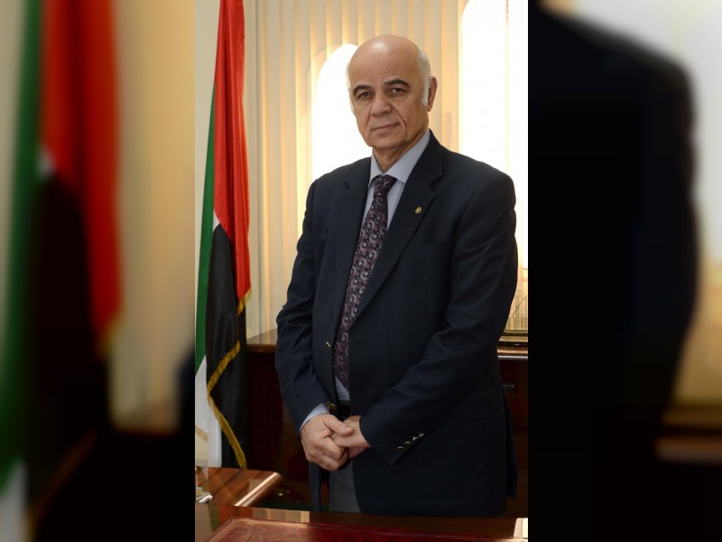 الدكتور حميد مجول النعيمي- مدير جامعة الشارقة ورئيس الاتحاد العربي لعلوم الفضاء والفلك