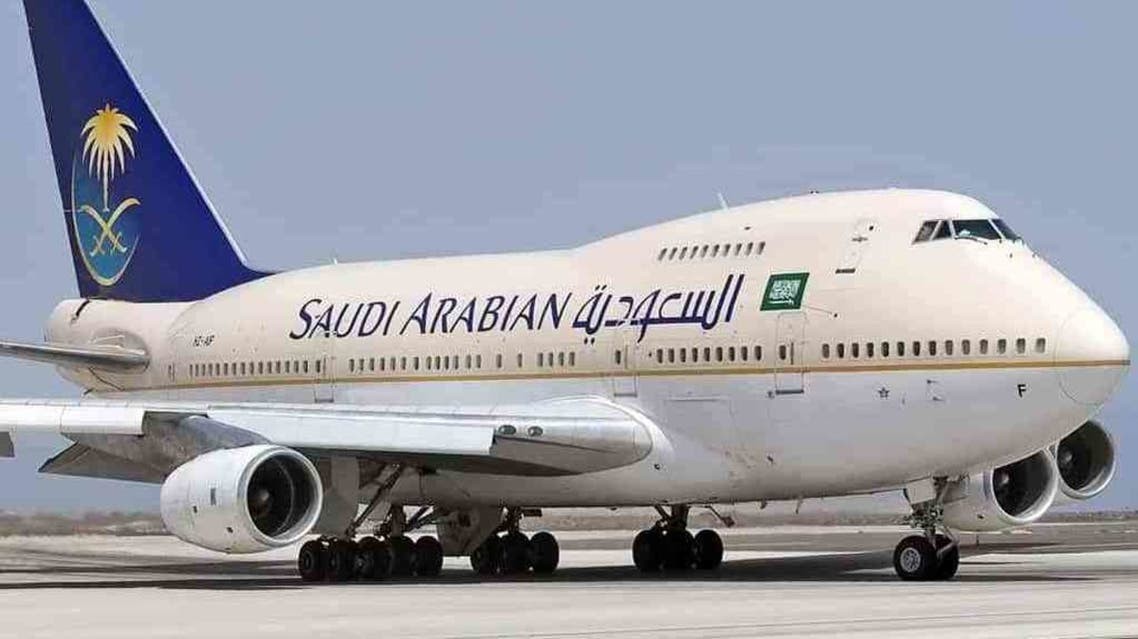 عمدة يا للهول أثر  إقلاع طائرة سعودية من مطار القاهرة بعد تعرضها لحادث اصطدام
