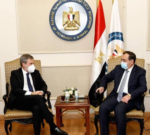 وزير البترول المصري والسفير الإيطالي
