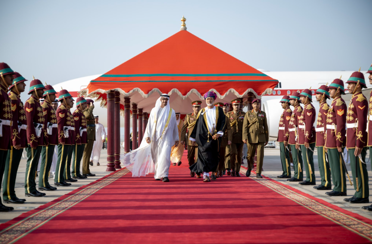 محمد بن زايد يشكر سلطان عمان لحفاوة الاستقبال: يجمعنا المصير المشترك