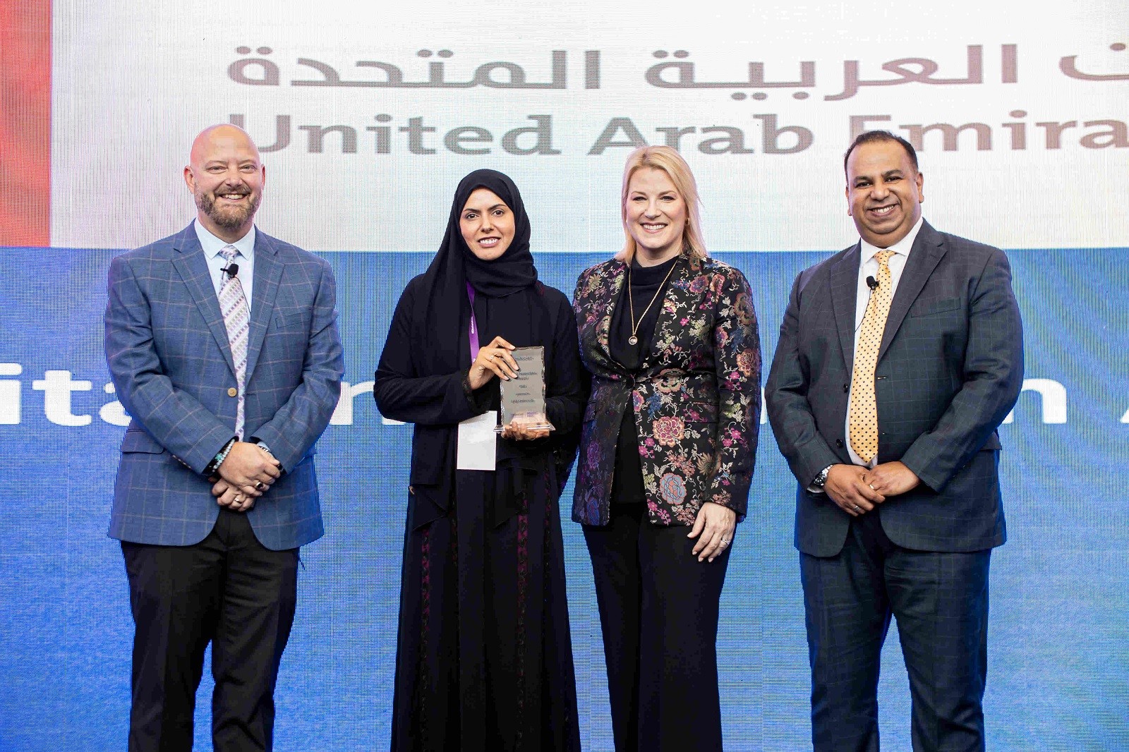 جامعة الإمارات تحصل على جائزة الابتكار الرقمية للتطبيقات التقنية التعليمية