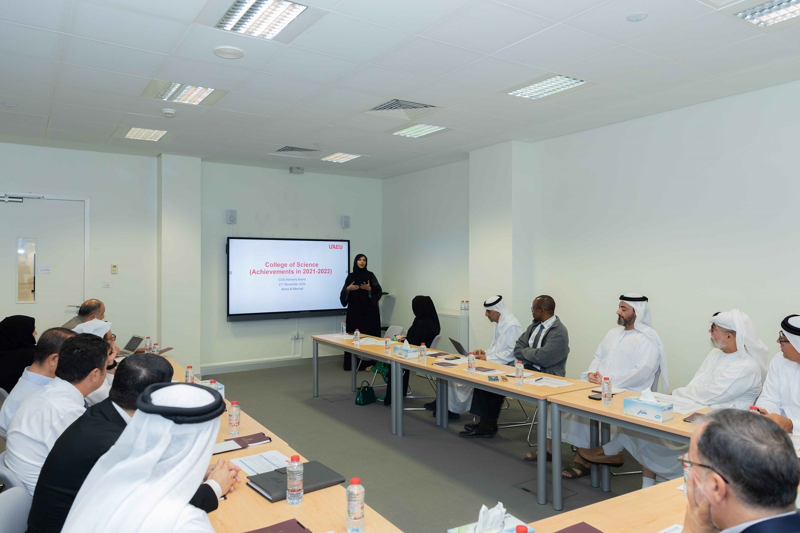 المجلس الاستشاري لكلية العلوم بجامعة الامارات يبحث استحداث برامج جديدة وفرص التدريب والتوظيف للخرجين