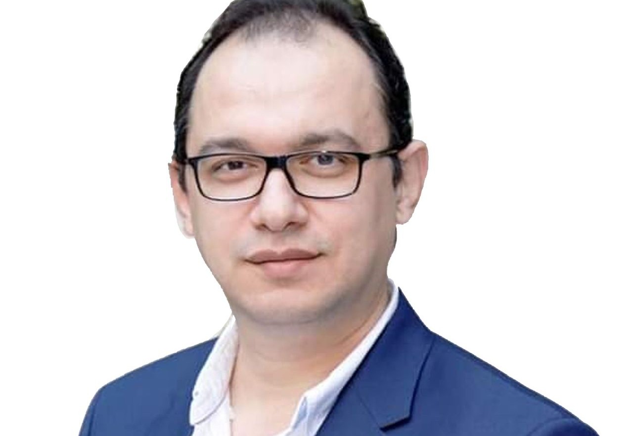 الكاتب محمد منير