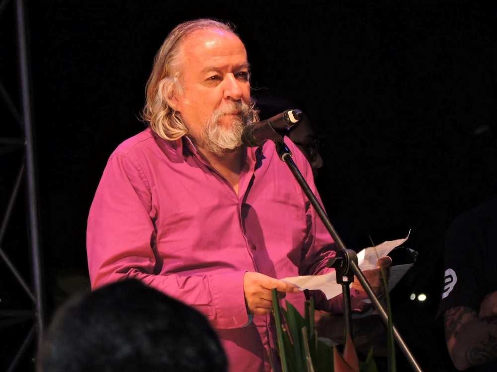 The Columbian poet Fernando Rendón