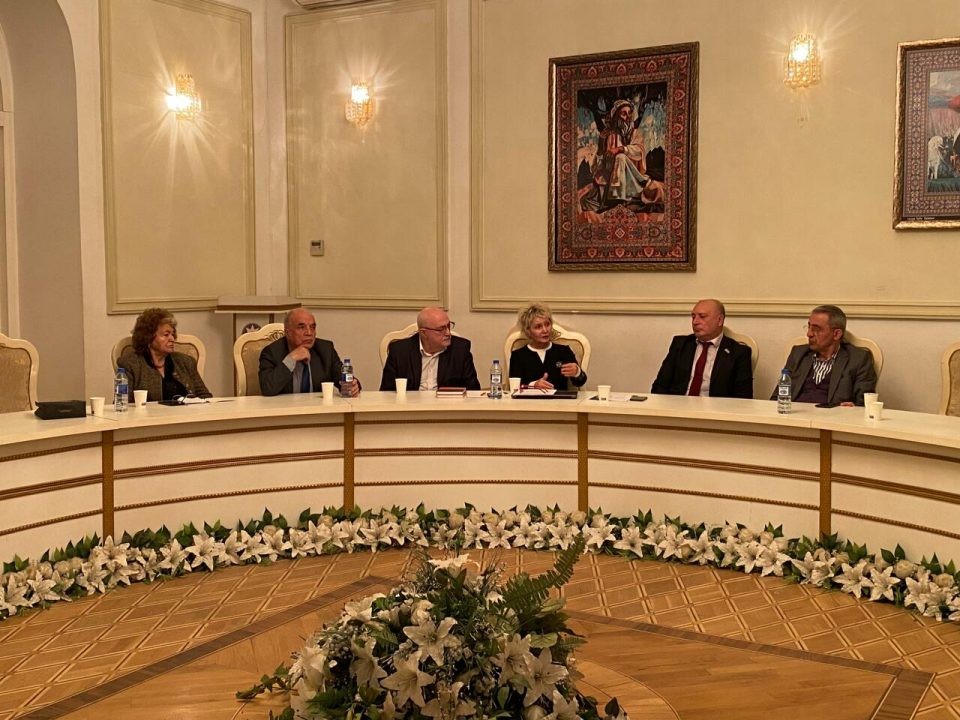 مجلس الأدب الأذري ومنظمة كُتّاب العالم