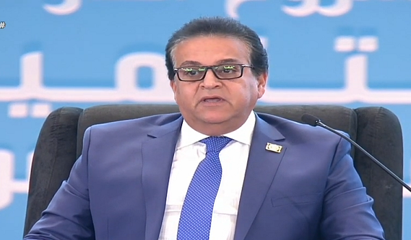 الدكتور خالد عبدالغفار وزير الصحة المصري