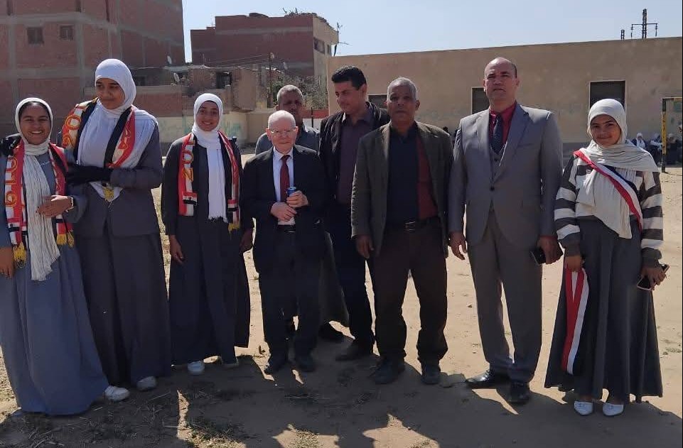 زيارة الدكتور أحمد شاهين لمدرسة السلام