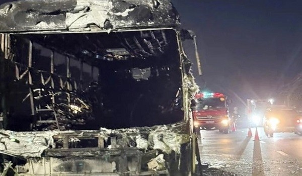 حادث اصطدام حافلة جنوب فيتنام