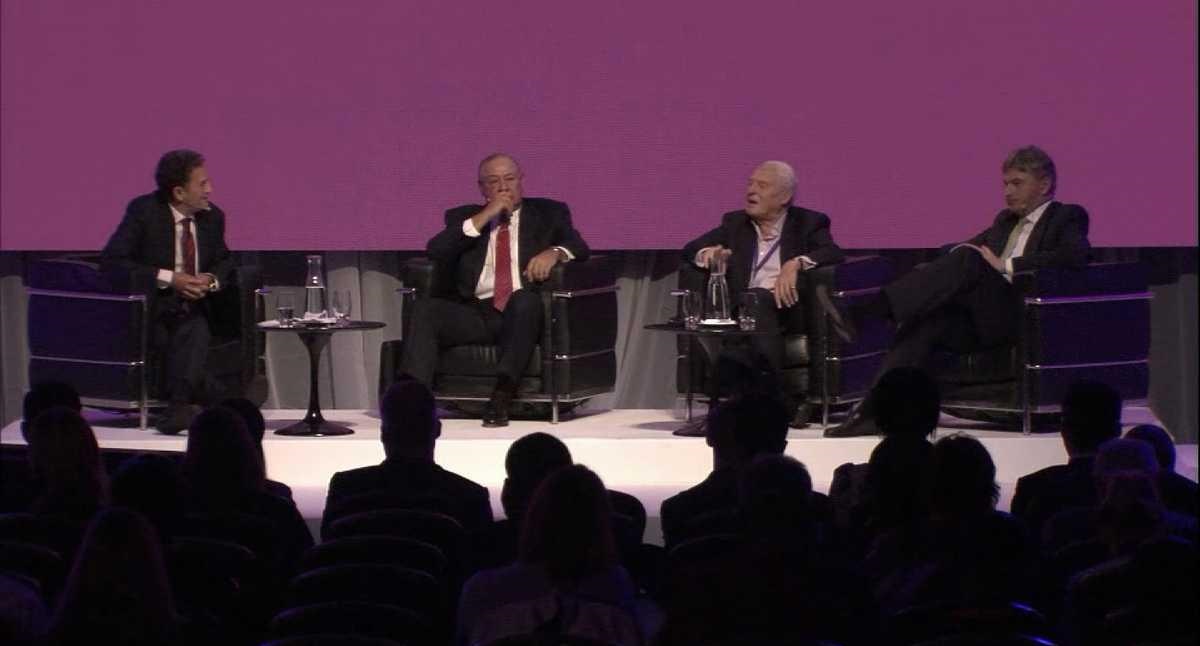 الجلسة الأولى لمؤتمر المعارضة القطرية