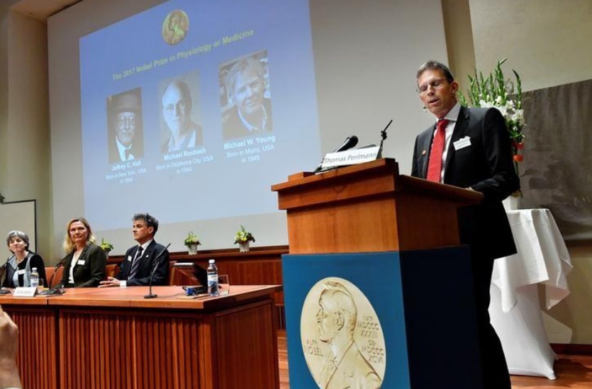 ماس بيرلمان أمين لجنة نوبل للطب يعلن الجوائز