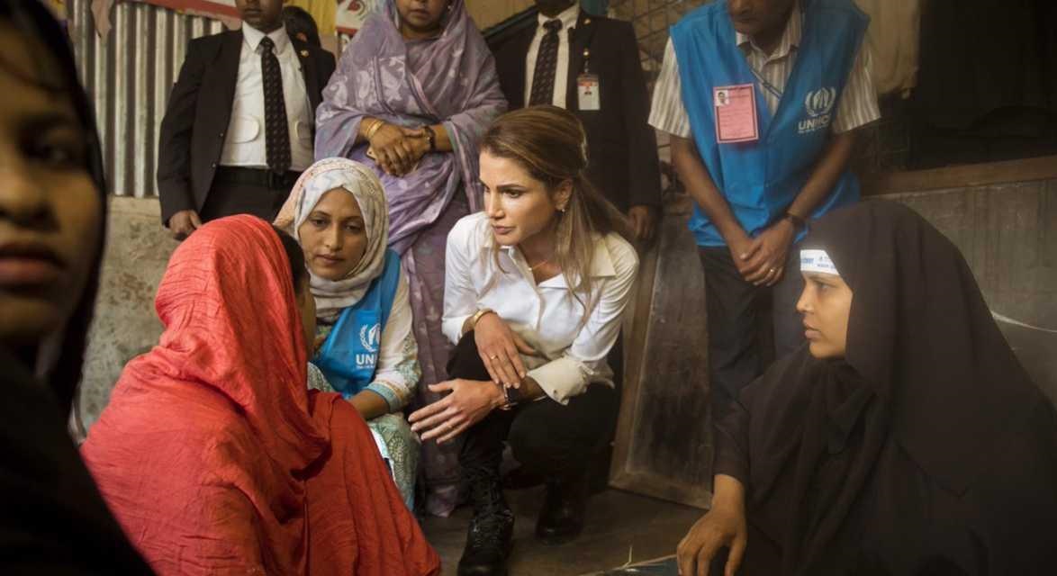 الملكة رانيا تصل مخيمات 