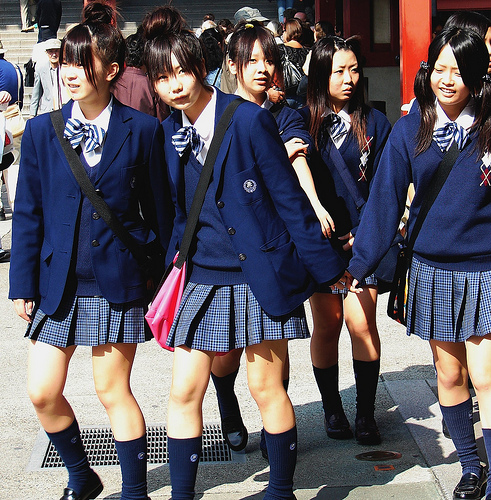 طالبات في اليابان 