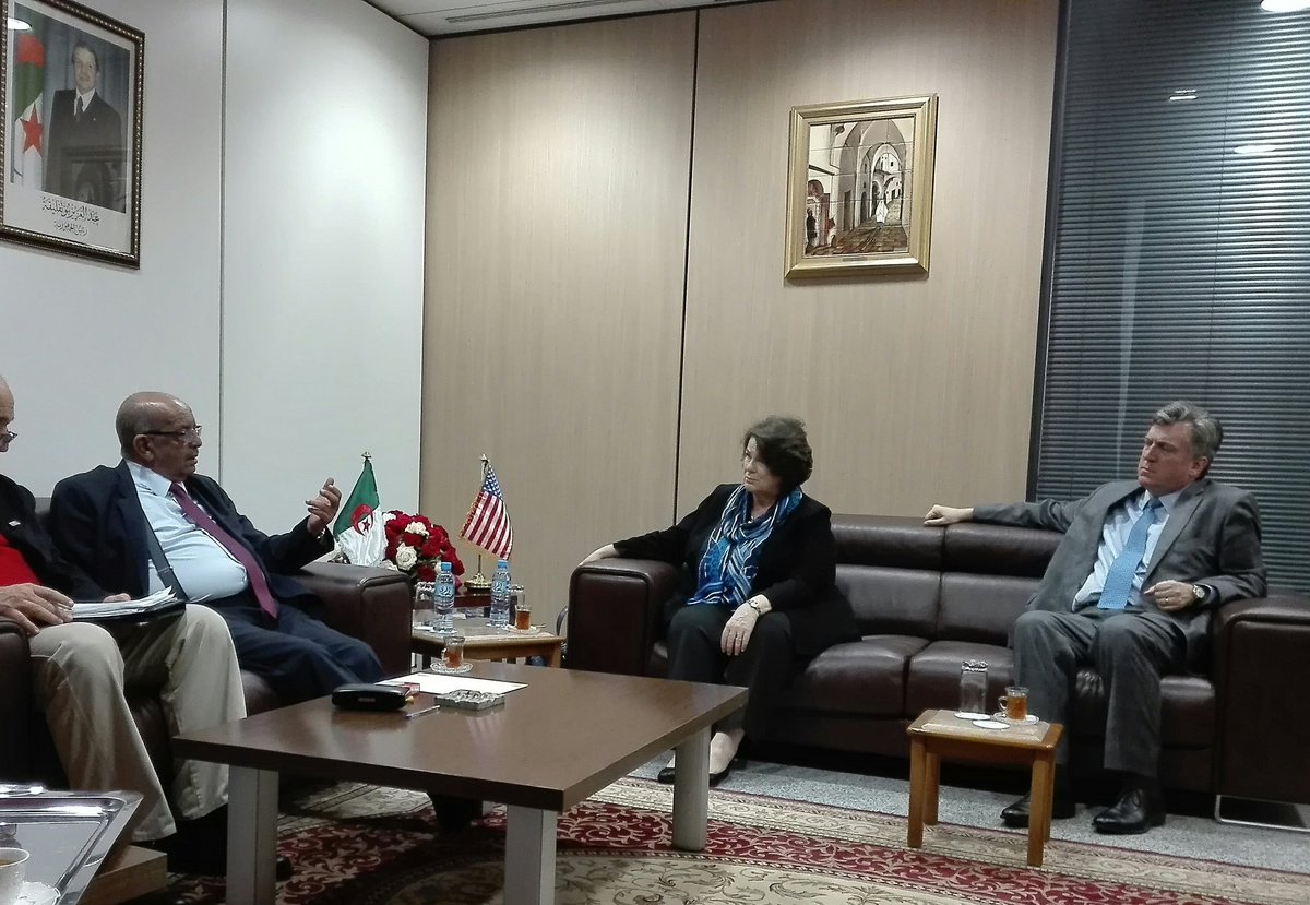 اجتماع وزير الخارجية الجزائري مع مديرة مركز كارتر