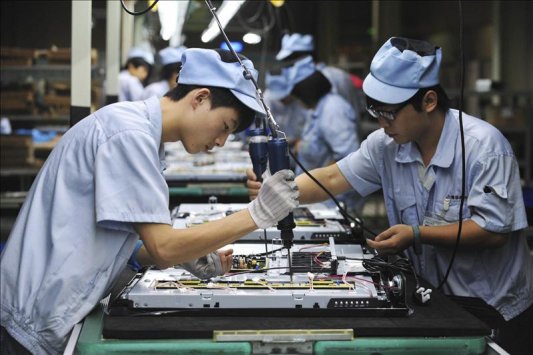 نشاط المصانع الصينية ينمو بأضعف وتيرة في 5 أشهر