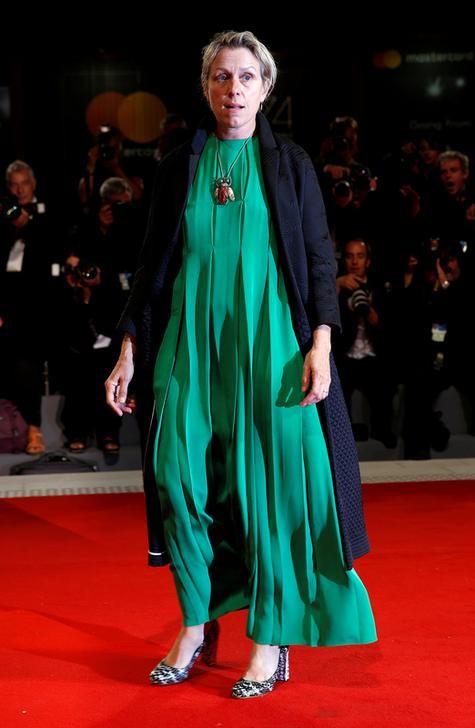 فرانسيس مكدورماند بطلة فيلم (ثري بيلبوردز) في مهرجان البندقية