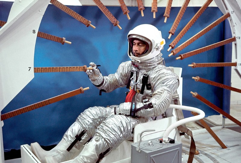 رائد الفضاء الأمريكى جون يونج