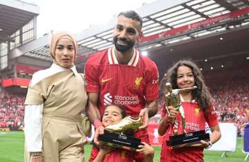 محمد صلاح وعائلته