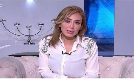 شاهد| إعلامية مصرية تنجو من الموت على طريق أشمون أثناء تغطية حادث المنوفية