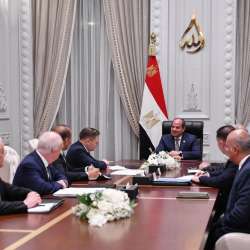لقاء السيسي والوفد الروسي