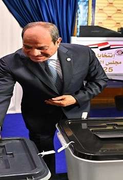 الرئيس السيسي يدلي بصوته