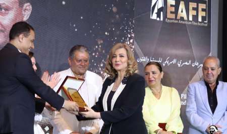 تكريم الكاتبة آمال عثمان في المهرجان المصري الأمريكي للسينما والفنون