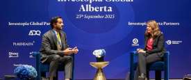 رئيسة وزراء ألبرتا ووزير الاقتصاد الإماراتي