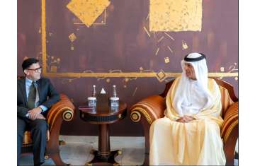 Saud bin Saqr receives Ambassador of Canada