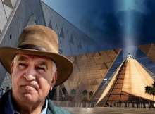 الدكتور زاهي حواس عالم الآثار المصري