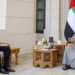 لقاء منصور بن زايد ورئيس الشركة الفرنسية