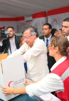 الرئيس الكولومبي في الهلال الأحمر المصري