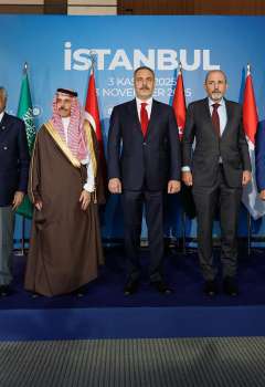  وفد الدولة المشارك في الاجتماع الوزاري حول غزة في إسطنبول