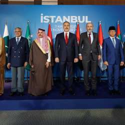  وفد الدولة المشارك في الاجتماع الوزاري حول غزة في إسطنبول