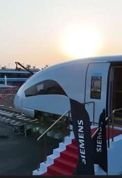 أول قطار كهربائي سريع 