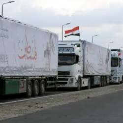 شاحنات المساعدات الإنسانية