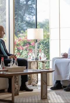 Maktoum bin Mohammed meets with CEO of SWIFT