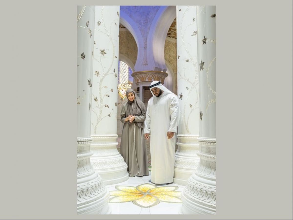 وزير الخارجية وشؤون الكاريبي في ترينيداد وتوباغو يزور جامع الشيخ زايد الكبير بأبوظبي