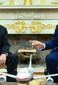 الرئيس الأمريكي دونالد ترامب و رئيس وزراء الاحتلال الإسرائيلي بنيامين نتنياهو