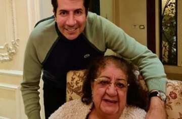 هاني رمزي ووالدته