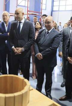 وزير التعليم ونجيب ساويرس