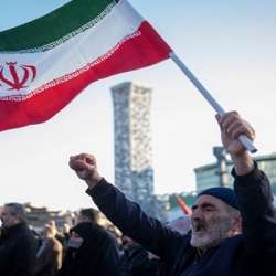 المحتجين بطهران