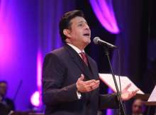 الفنان المصري هاني شاكر