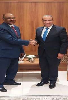 وزير الخارجية المصري ونظيره السوداني