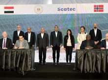 رئيس الوزراء المصري خلال توقيع الاتفاقية