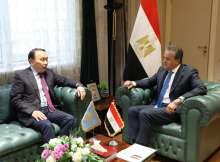 وزير الصحة المصري وسفير كازاخستان